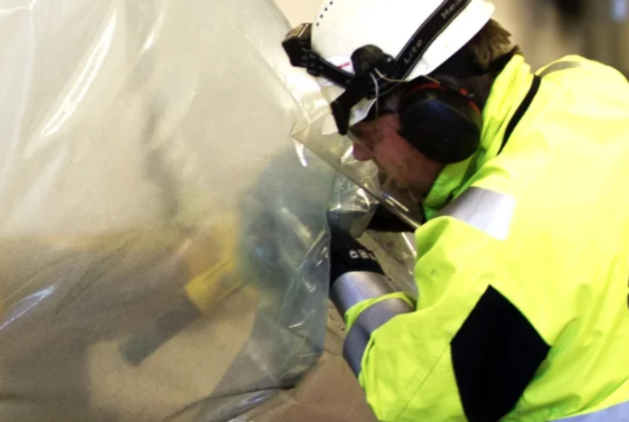 Who Is Responsible During Chromium-6 Work?